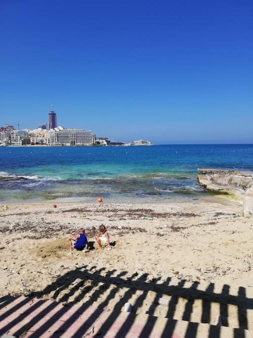 Sunny 2 Bedroom, 2 Bathrooms, Seaside Apt. Sliema Exterior foto