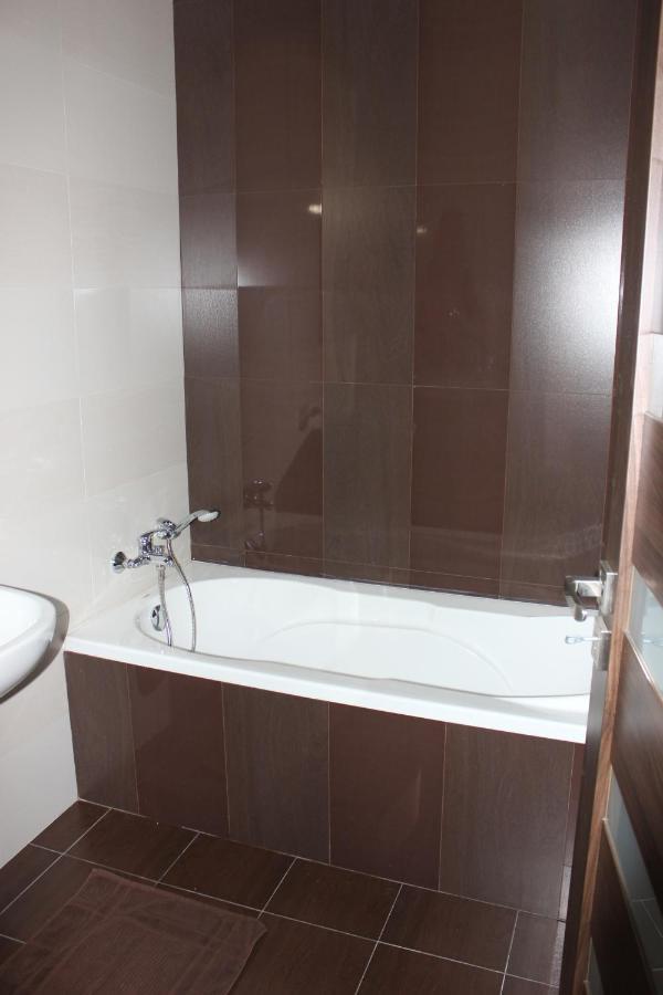 Sunny 2 Bedroom, 2 Bathrooms, Seaside Apt. Sliema Exterior foto